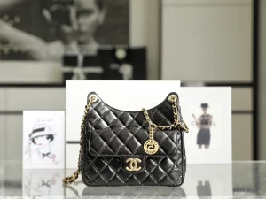 Replica Chanel Hobo